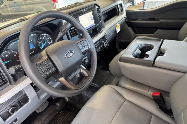 2025 Ford Super Duty F-350 SRW XL 2WD Crew Cab 179 WB 60 CA