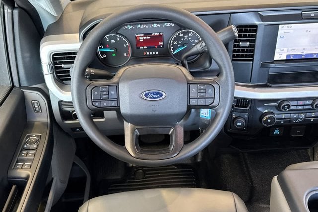 2025 Ford Super Duty F-350 SRW XL 2WD Crew Cab 179 WB 60 CA