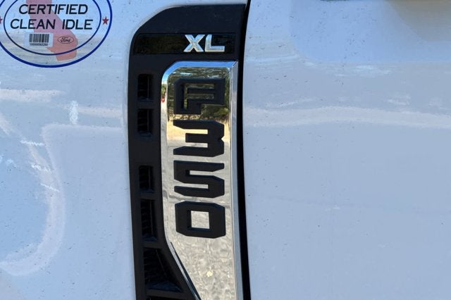 2025 Ford Super Duty F-350 SRW XL 2WD Crew Cab 179 WB 60 CA