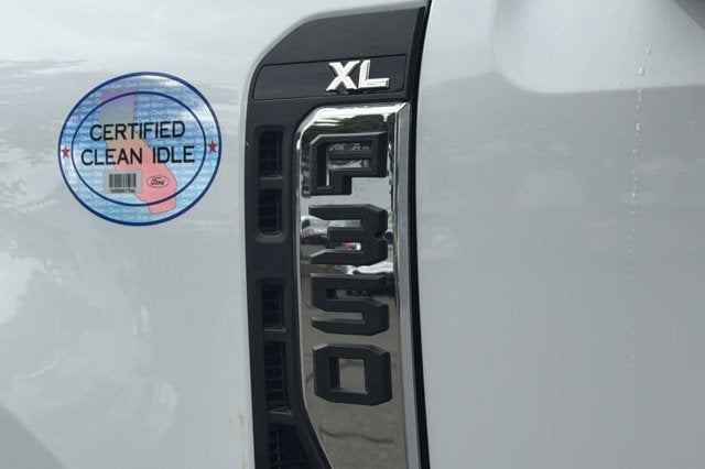 2026 Ford Super Duty F-350 SRW XL 4WD Crew Cab 179 WB 60 CA
