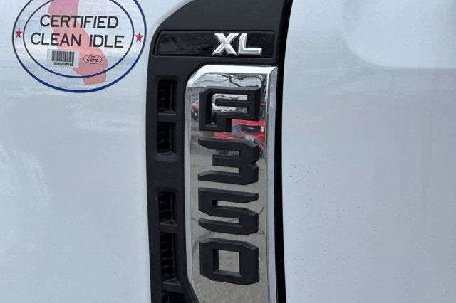 2026 Ford Super Duty F-350 SRW 4WD Crew Cab 179 WB 60 CA