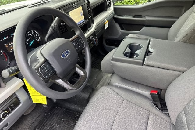 2026 Ford Super Duty F-350 DRW XL 4WD Crew Cab 179 WB 60 CA