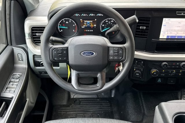 2026 Ford Super Duty F-350 DRW XL 4WD Crew Cab 179 WB 60 CA