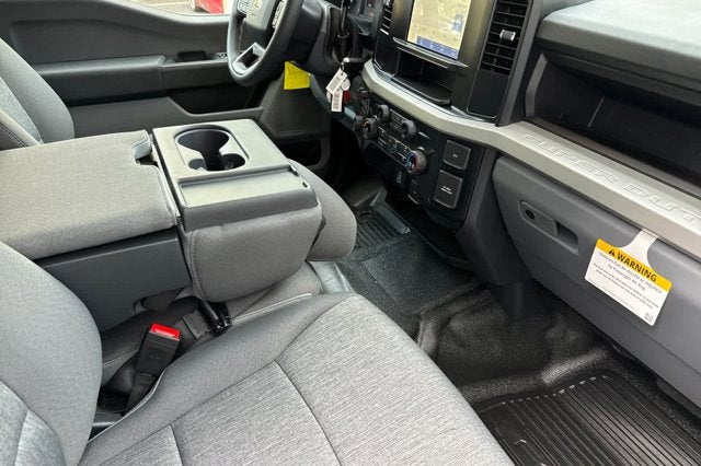 2026 Ford Super Duty F-350 DRW XL 4WD Crew Cab 179 WB 60 CA