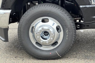 2026 Ford Super Duty F-350 DRW LARIAT 4WD Crew Cab 179 WB 60 CA