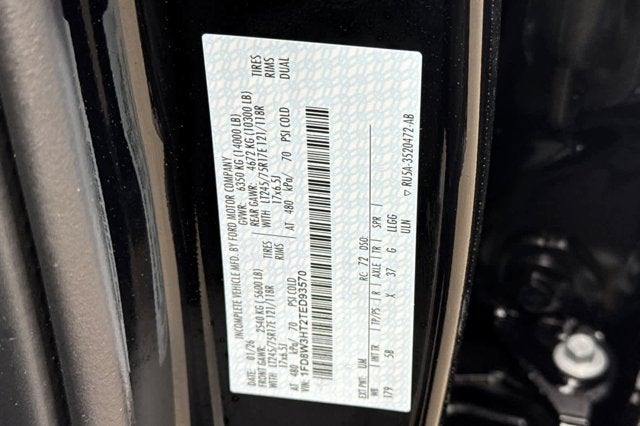 2026 Ford Super Duty F-350 DRW LARIAT 4WD Crew Cab 179 WB 60 CA