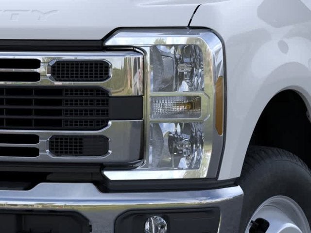 2026 Ford Super Duty F-350 DRW 4WD Crew Cab 179 WB 60 CA