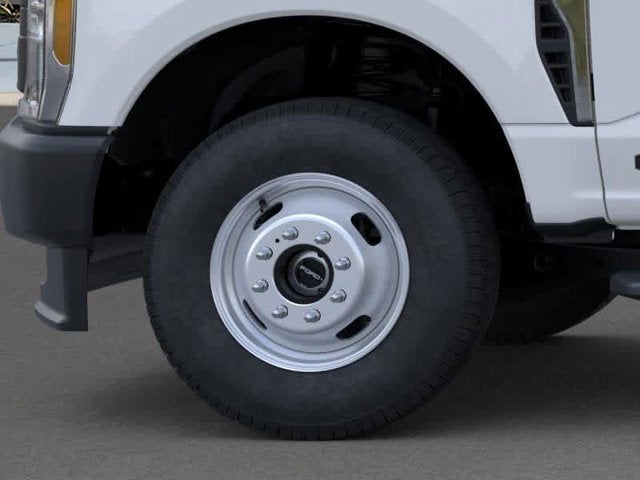 2026 Ford Super Duty F-350 DRW XL 4WD Crew Cab 179 WB 60 CA