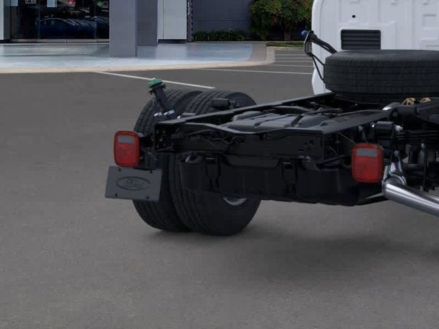 2026 Ford Super Duty F-350 DRW XL 4WD Crew Cab 179 WB 60 CA