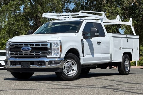 2025 Ford Super Duty F-350 SRW XL