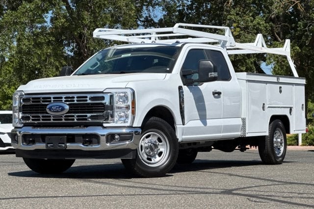 2025 Ford Super Duty F-350 SRW XL