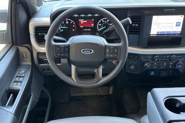 2025 Ford Super Duty F-350 SRW XL