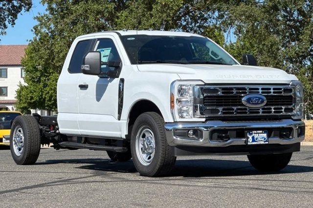 2025 Ford Super Duty F-350 SRW XL