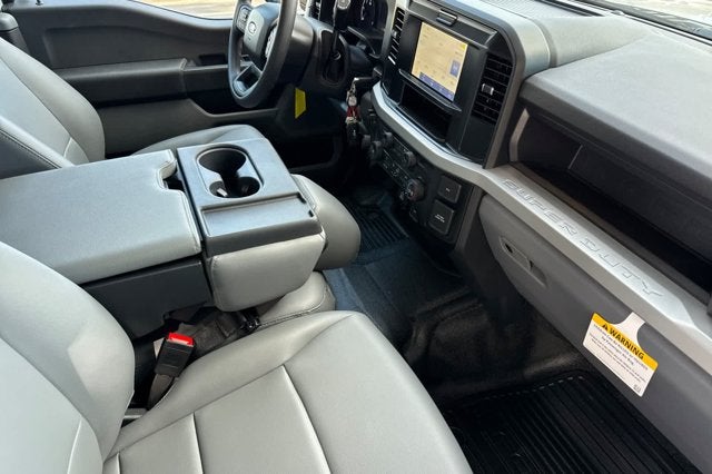 2027 Ford Super Duty F-350 SRW 2WD SuperCab 168 WB 60 CA
