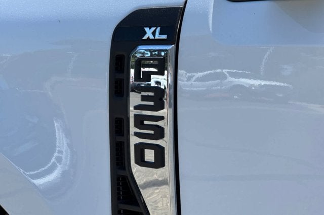 2026 Ford Super Duty F-350 SRW XL 4WD SuperCab 168 WB 60 CA