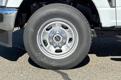 2026 Ford Super Duty F-350 SRW XL 4WD SuperCab 168 WB 60 CA