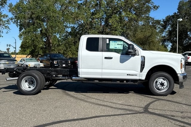 2025 Ford Super Duty F-350 DRW XL