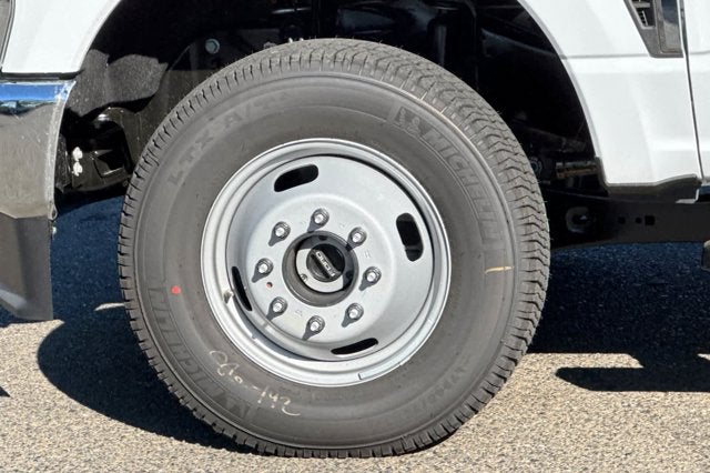 2026 Ford Super Duty F-350 DRW XL 4WD SuperCab 168 WB 60 CA