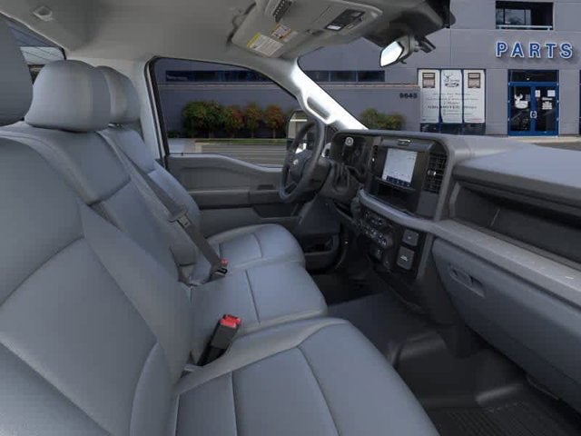 2025 Ford Super Duty F-550 DRW XLT