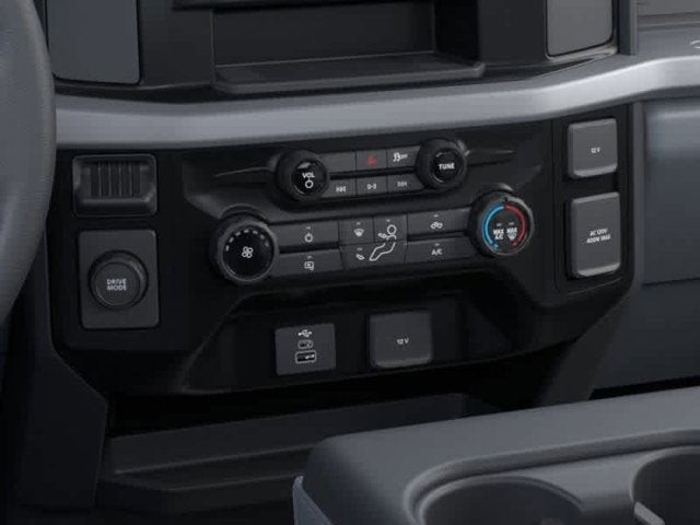 2025 Ford Super Duty F-550 DRW XLT