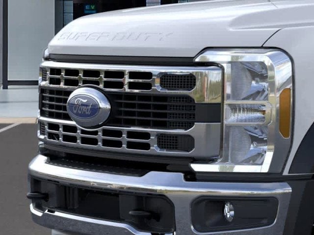 2025 Ford Super Duty F-550 DRW XLT