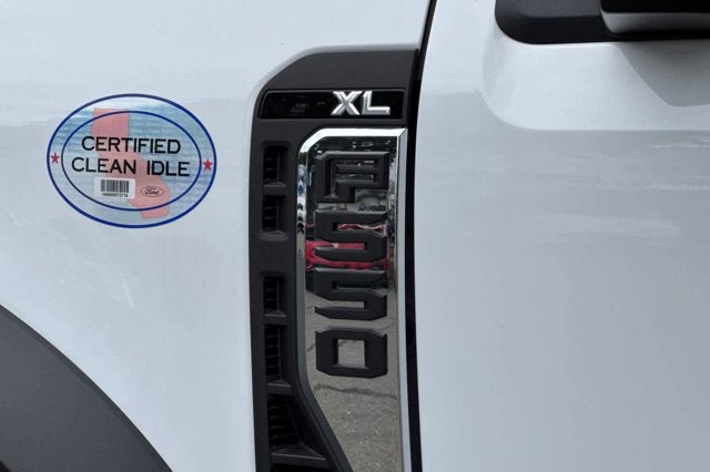 2025 Ford Super Duty F-550 DRW XL