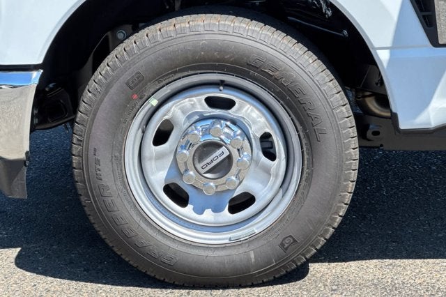 2025 Ford Super Duty F-350 SRW XL