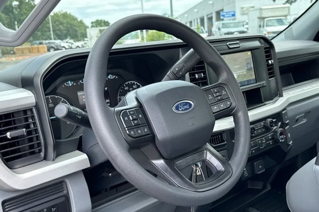 2026 Ford Super Duty F-350 SRW XL 2WD Reg Cab 145 WB 60 CA