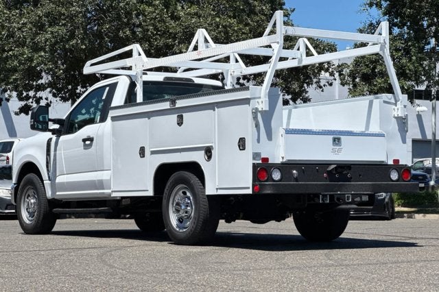 2026 Ford Super Duty F-350 SRW XL 2WD Reg Cab 145 WB 60 CA