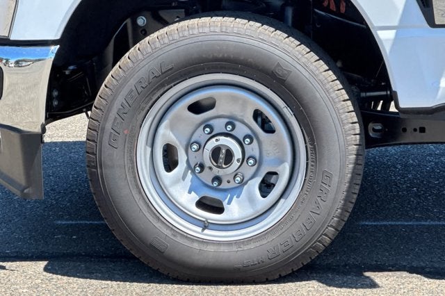 2026 Ford Super Duty F-350 SRW XL 4WD Reg Cab 145 WB 60 CA