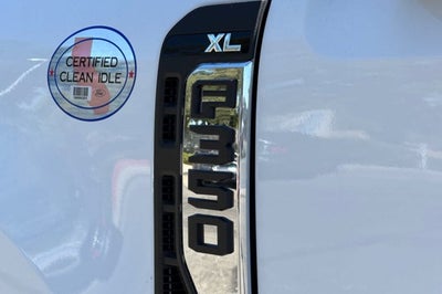 2026 Ford Super Duty F-350 SRW XL 4WD Reg Cab 145 WB 60 CA