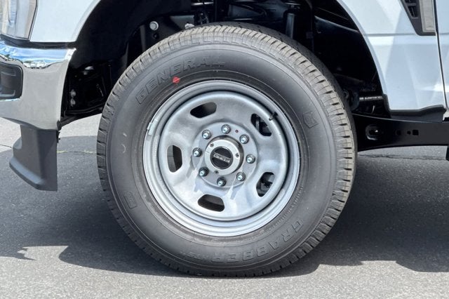 2026 Ford Super Duty F-350 SRW XL 4WD Reg Cab 145 WB 60 CA