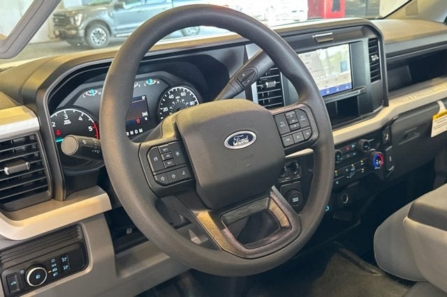 2025 Ford Super Duty F-350 DRW XL