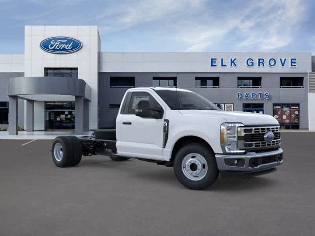 2026 Ford Super Duty F-350 DRW XL