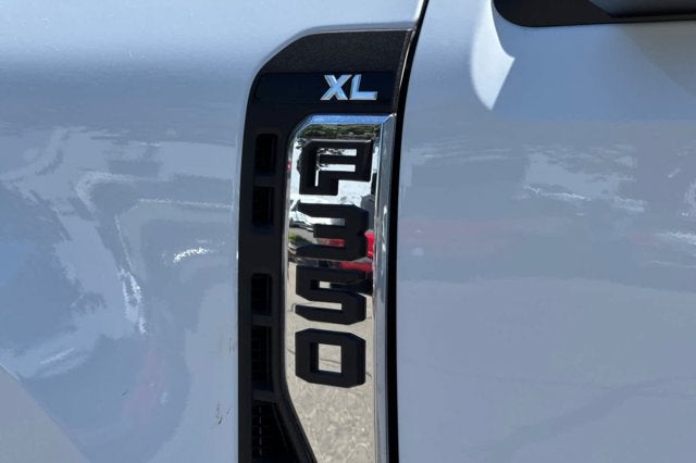 2026 Ford Super Duty F-350 DRW XL