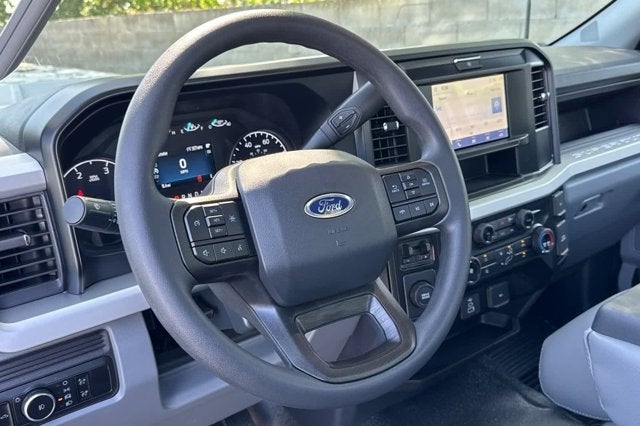2025 Ford Super Duty F-550 DRW XL