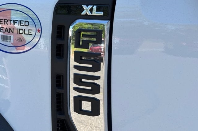 2025 Ford Super Duty F-550 DRW XL