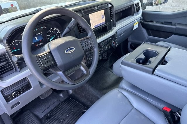 2025 Ford Super Duty F-550 DRW XL