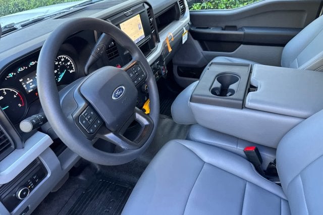 2025 Ford Super Duty F-550 DRW XL