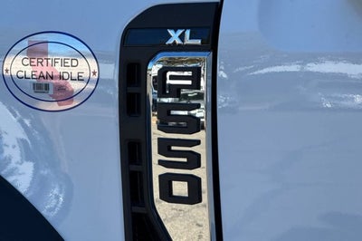 2025 Ford Super Duty F-550 DRW XL
