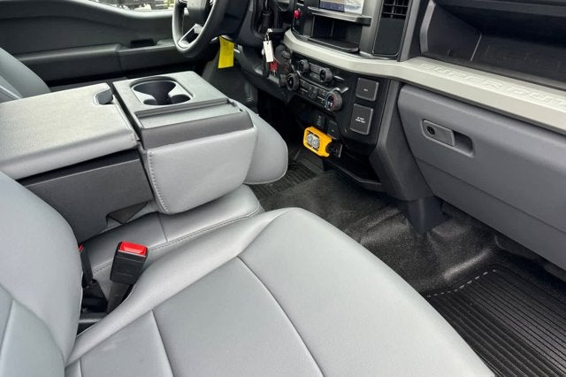 2026 Ford Super Duty F-550 DRW XLT