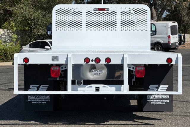 2025 Ford Super Duty F-550 DRW XL