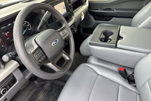 2025 Ford Super Duty F-550 DRW XL