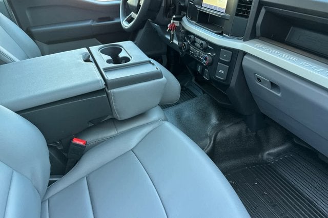 2026 Ford Super Duty F-550 DRW XL