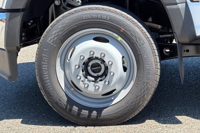 2026 Ford Super Duty F-550 DRW XL