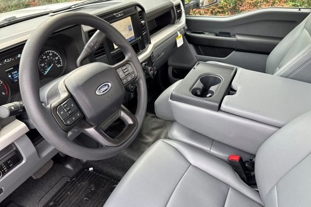 2025 Ford Super Duty F-550 DRW XL