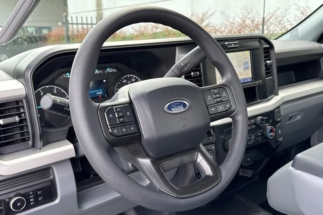 2025 Ford Super Duty F-550 DRW XL