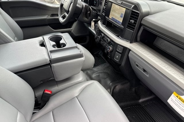 2025 Ford Super Duty F-550 DRW XL