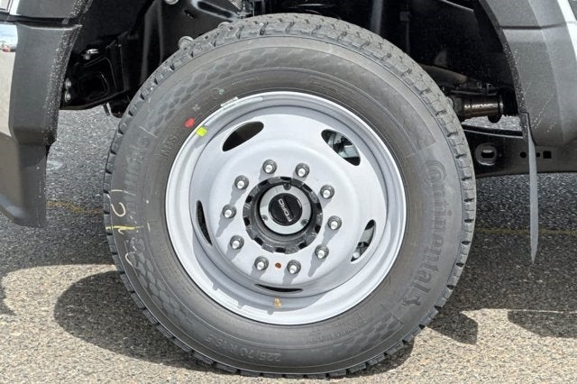 2025 Ford Super Duty F-550 DRW XL