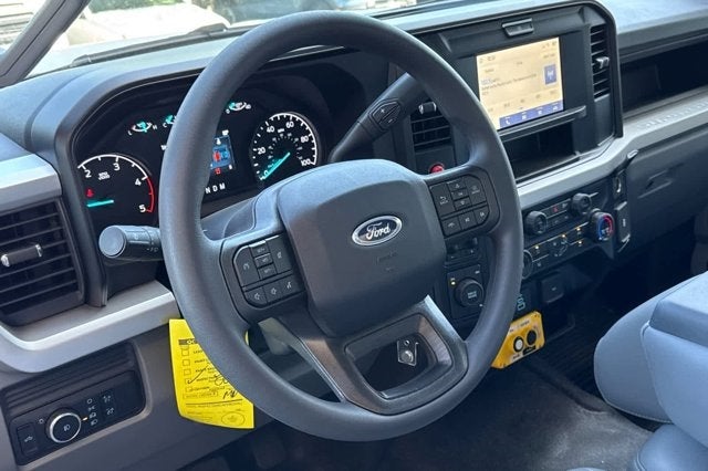 2025 Ford Super Duty F-550 DRW XL